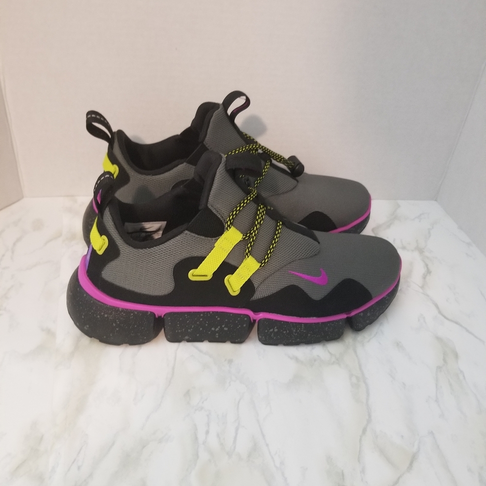 Nike Men’s Pocketknife DM River Rock Gray Sneakers